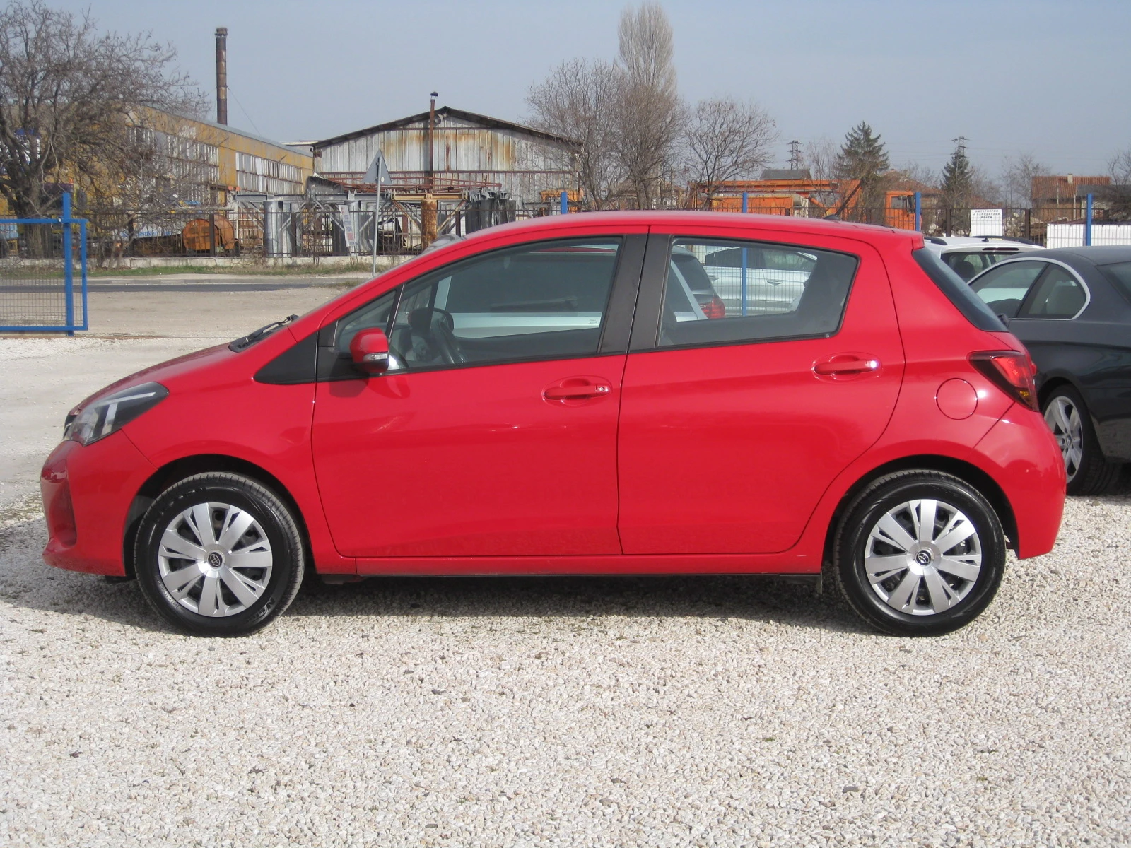 Toyota Yaris 1.0 I - изображение 8