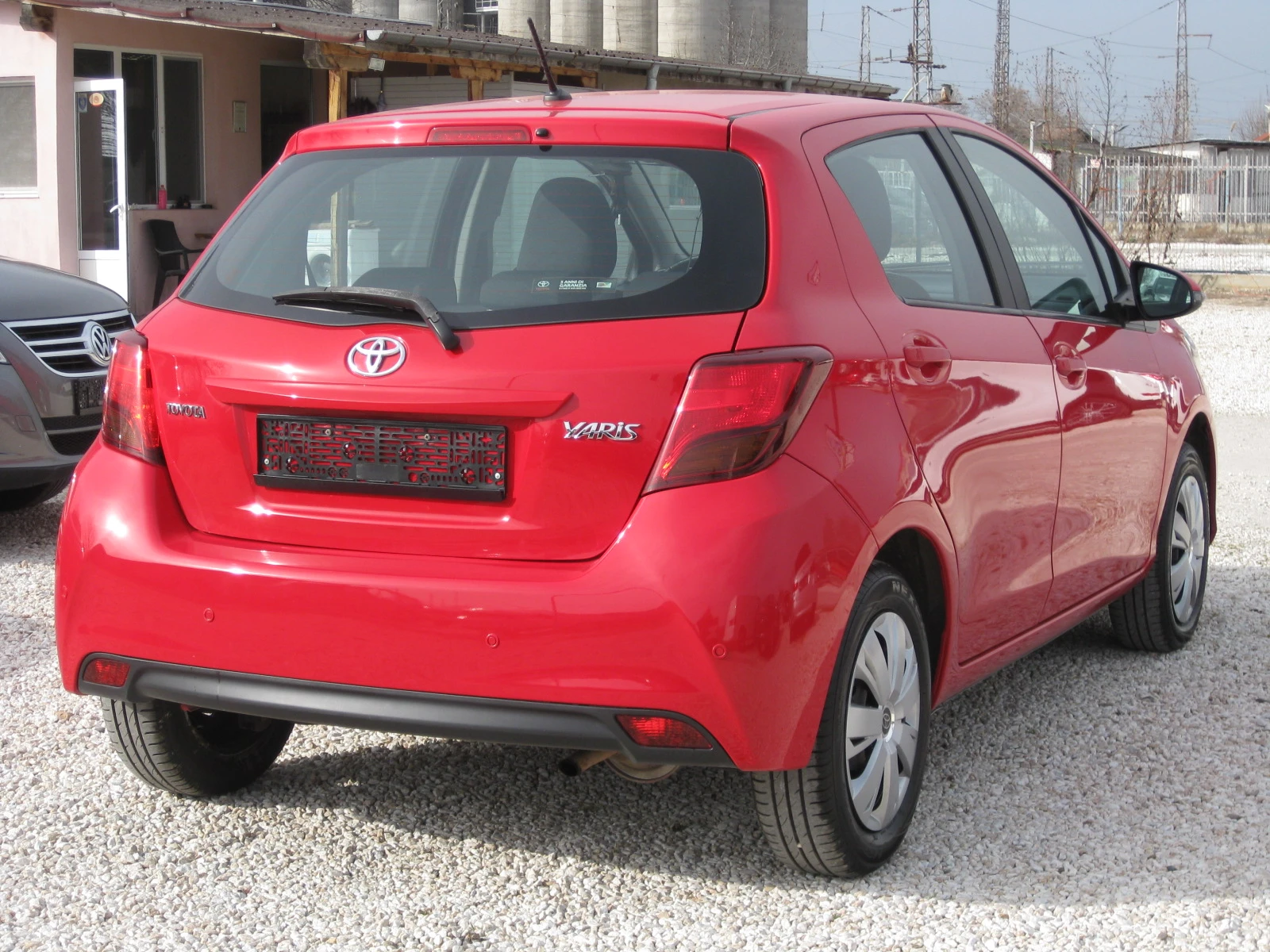 Toyota Yaris 1.0 I - изображение 5