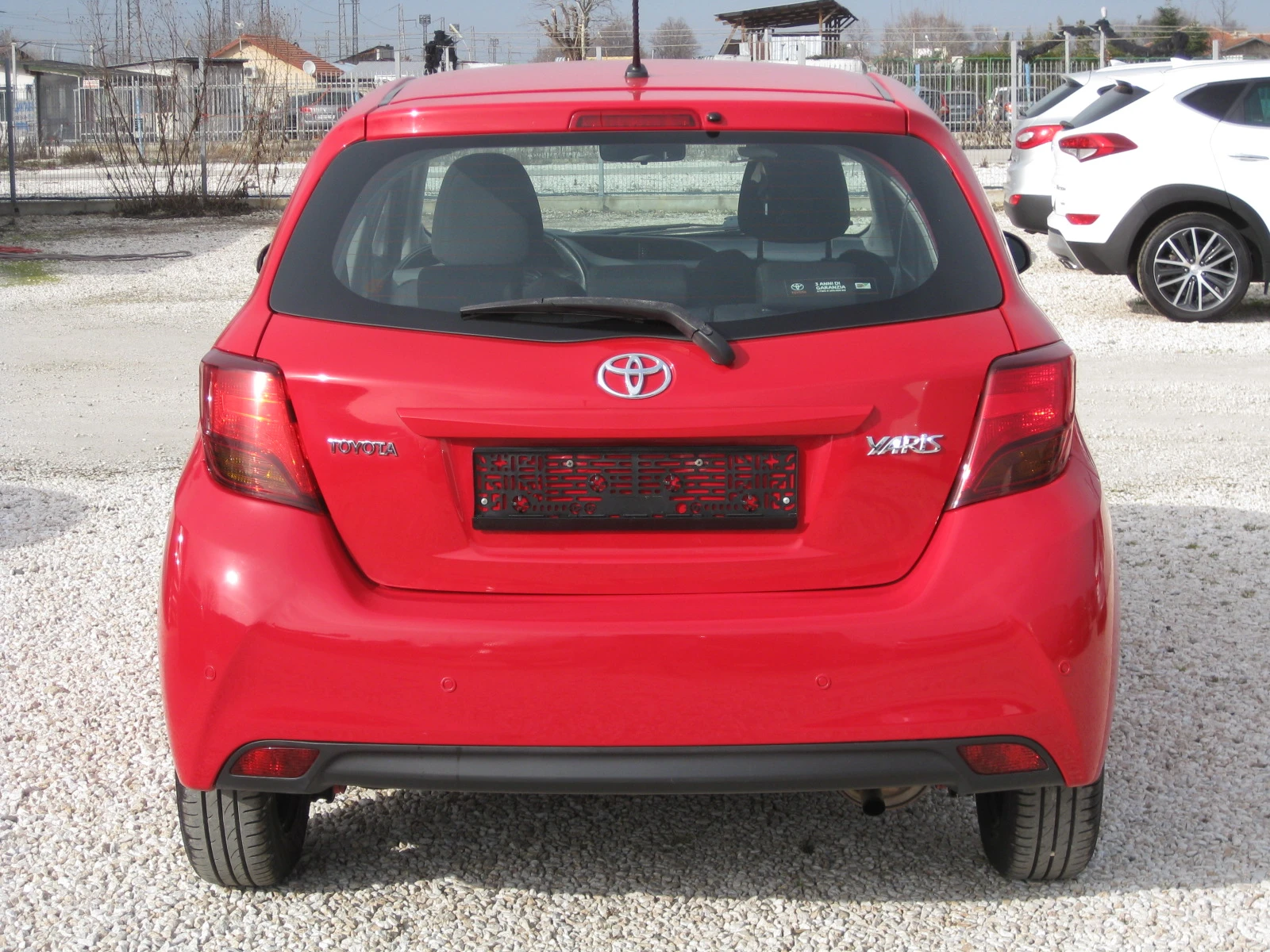 Toyota Yaris 1.0 I - изображение 6