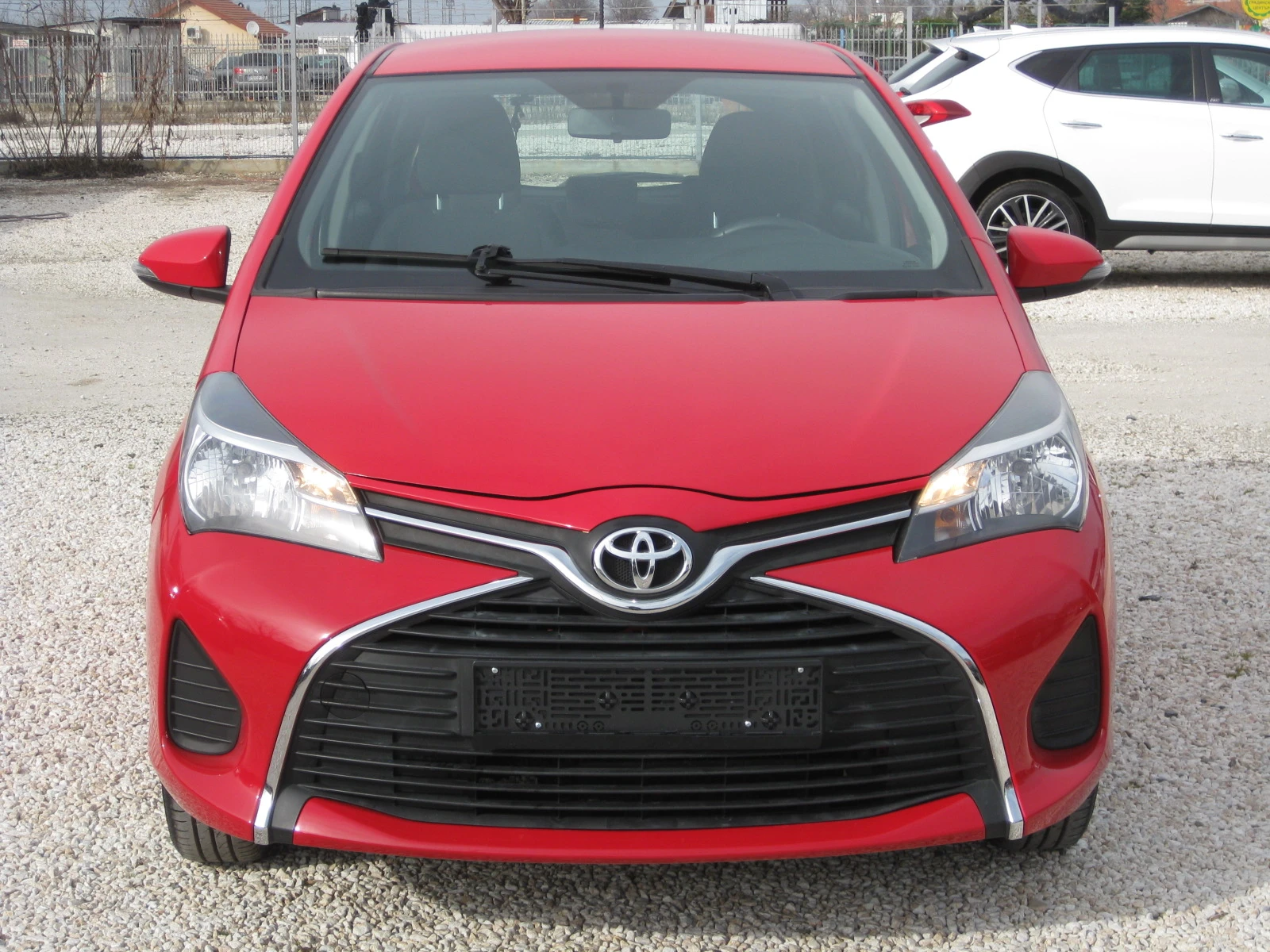 Toyota Yaris 1.0 I - изображение 2