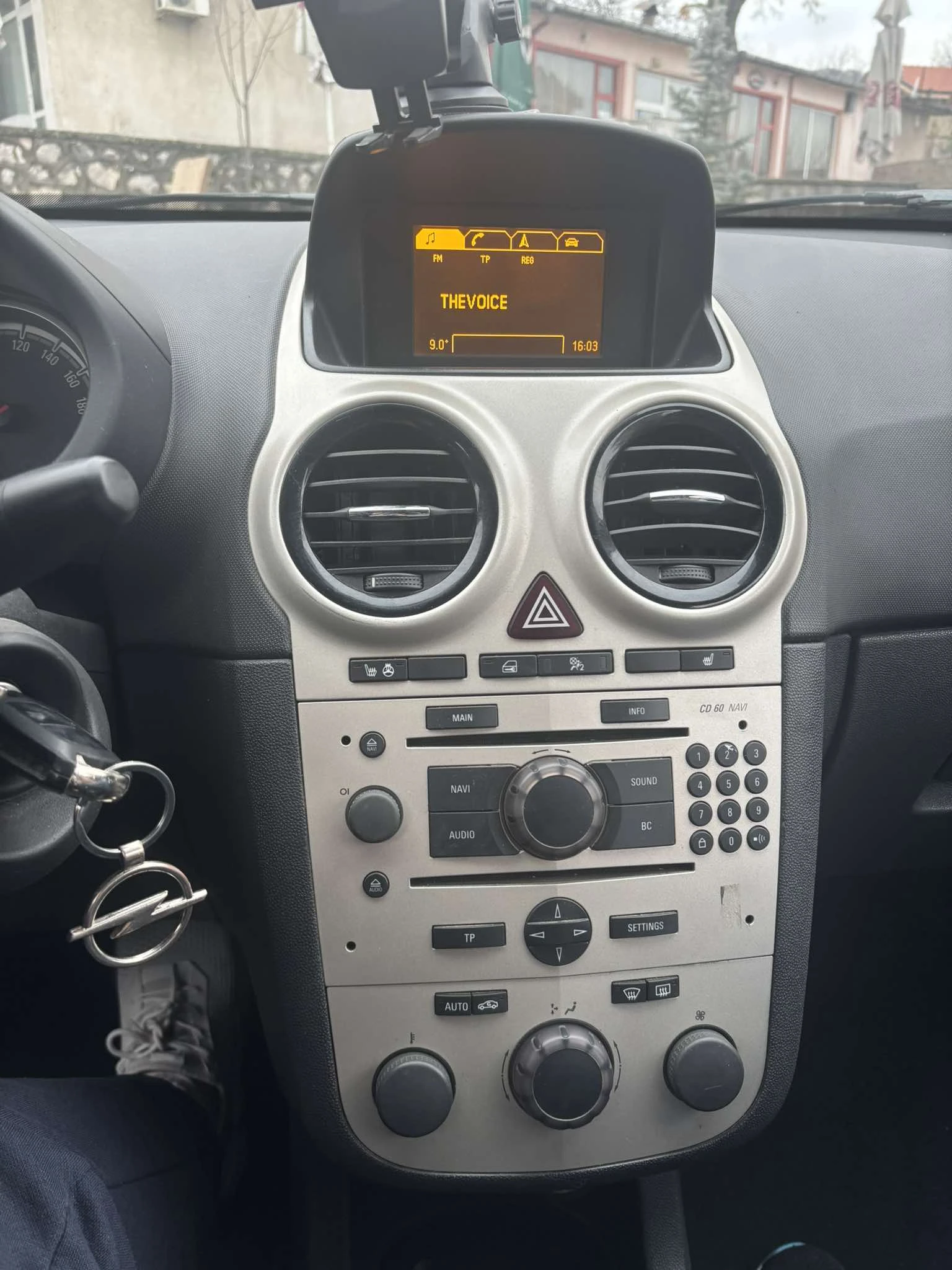 Opel Corsa 1.3 | Mobile.bg   13