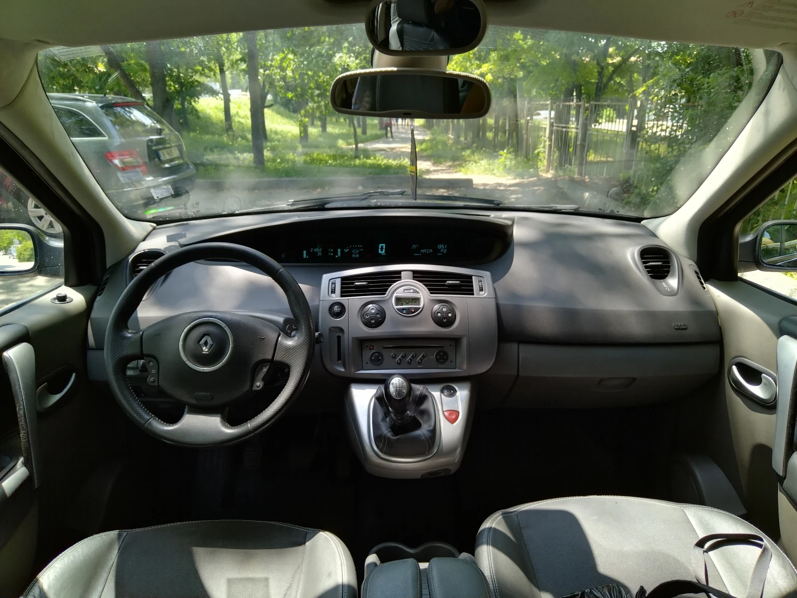 Renault Scenic 1.5 dci - изображение 10