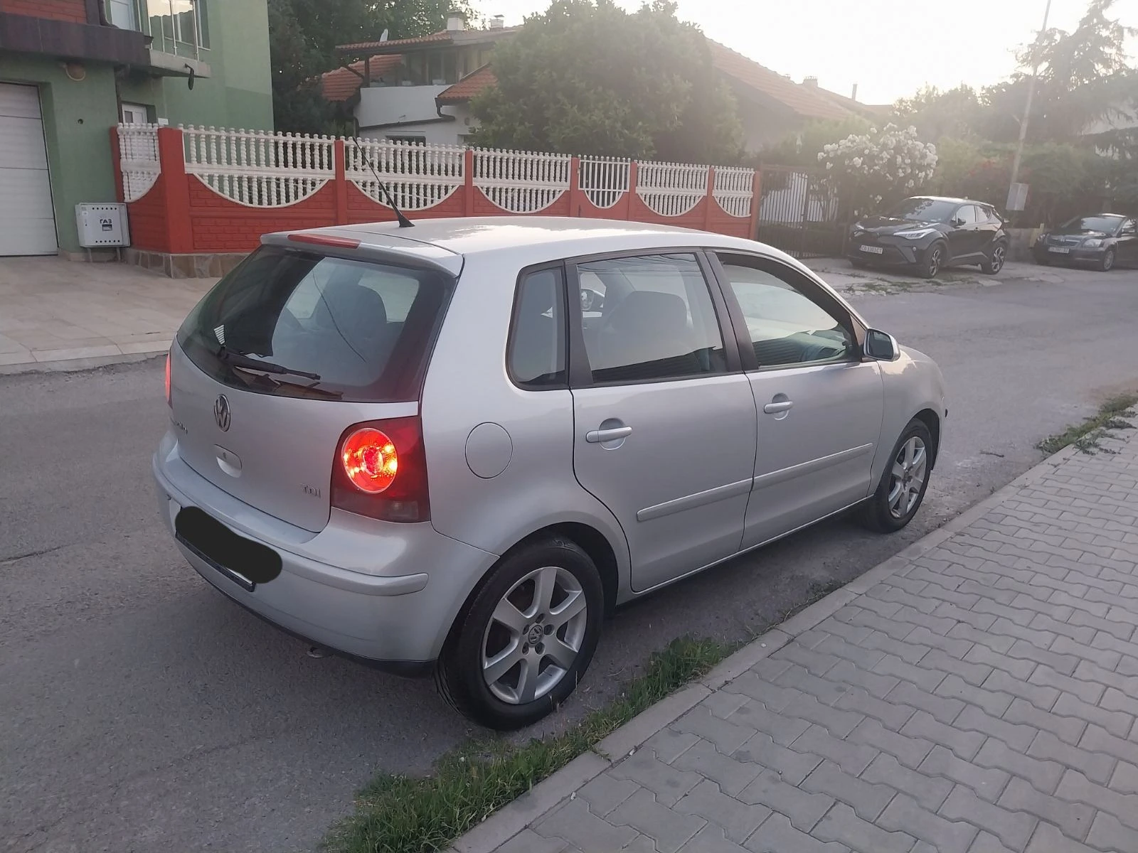 VW Polo 1.4 клима  гаражен  - изображение 10