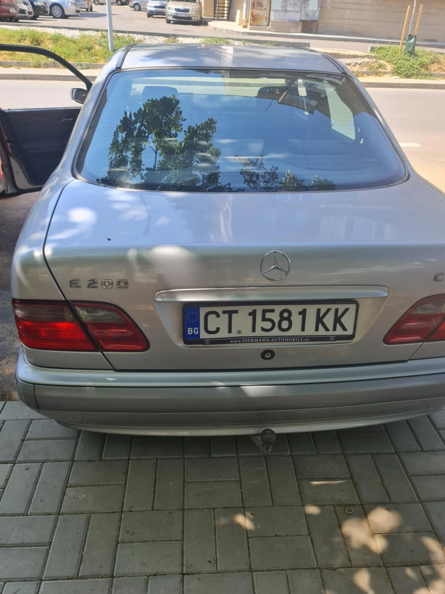 Mercedes-Benz E 200 CDI - изображение 2
