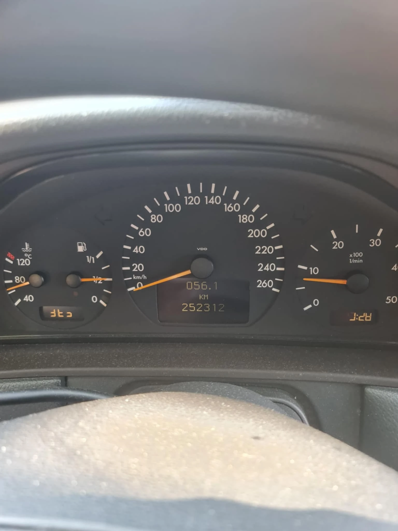 Mercedes-Benz E 200 CDI - изображение 9