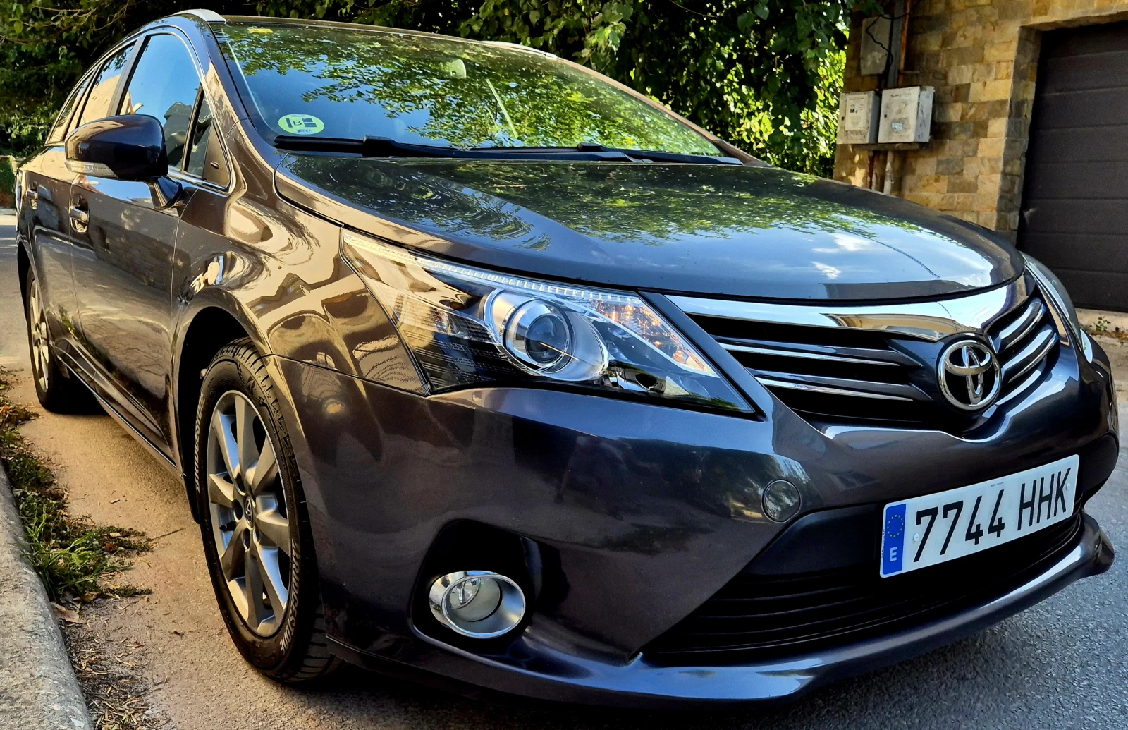 Toyota Avensis 2.0d4d-EXCLUSIVE-FACE-верига-нави-6скорости-japan - изображение 4