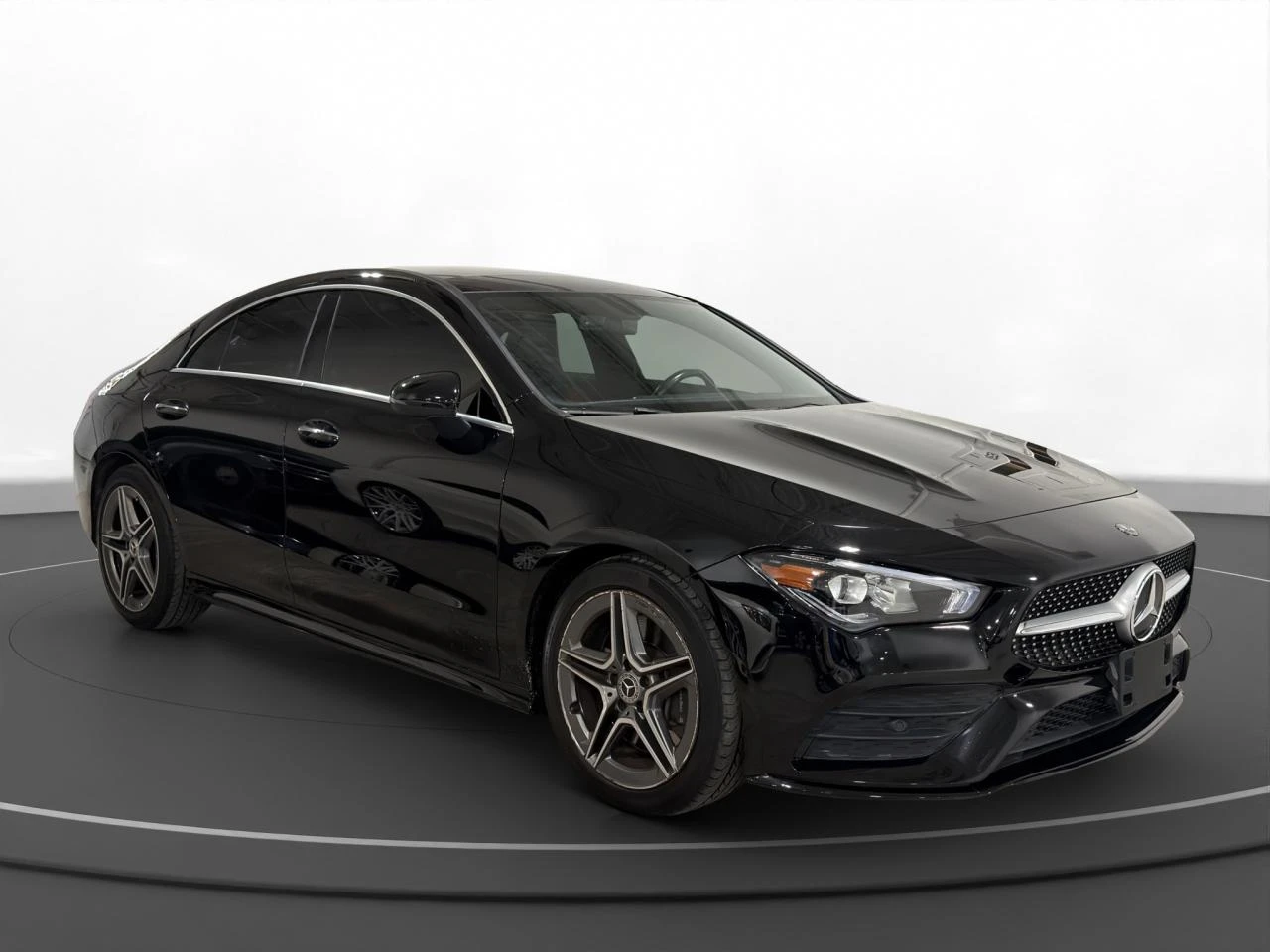 Mercedes-Benz CLA 250 4Matic / AMG PKG / NIGHT PKG / RED INT / AMBIENT - изображение 3