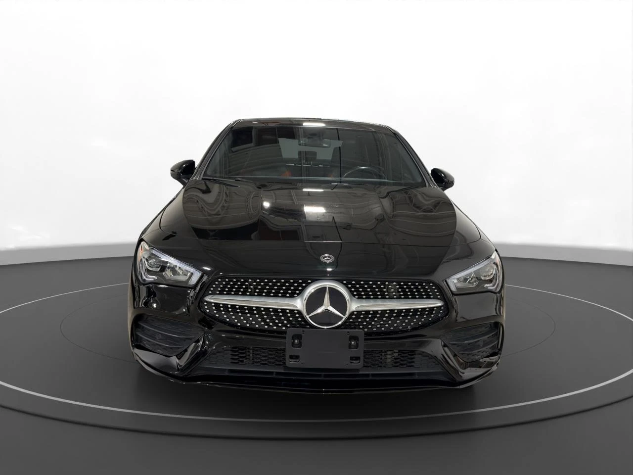 Mercedes-Benz CLA 250 4Matic / AMG PKG / NIGHT PKG / RED INT / AMBIENT - изображение 2