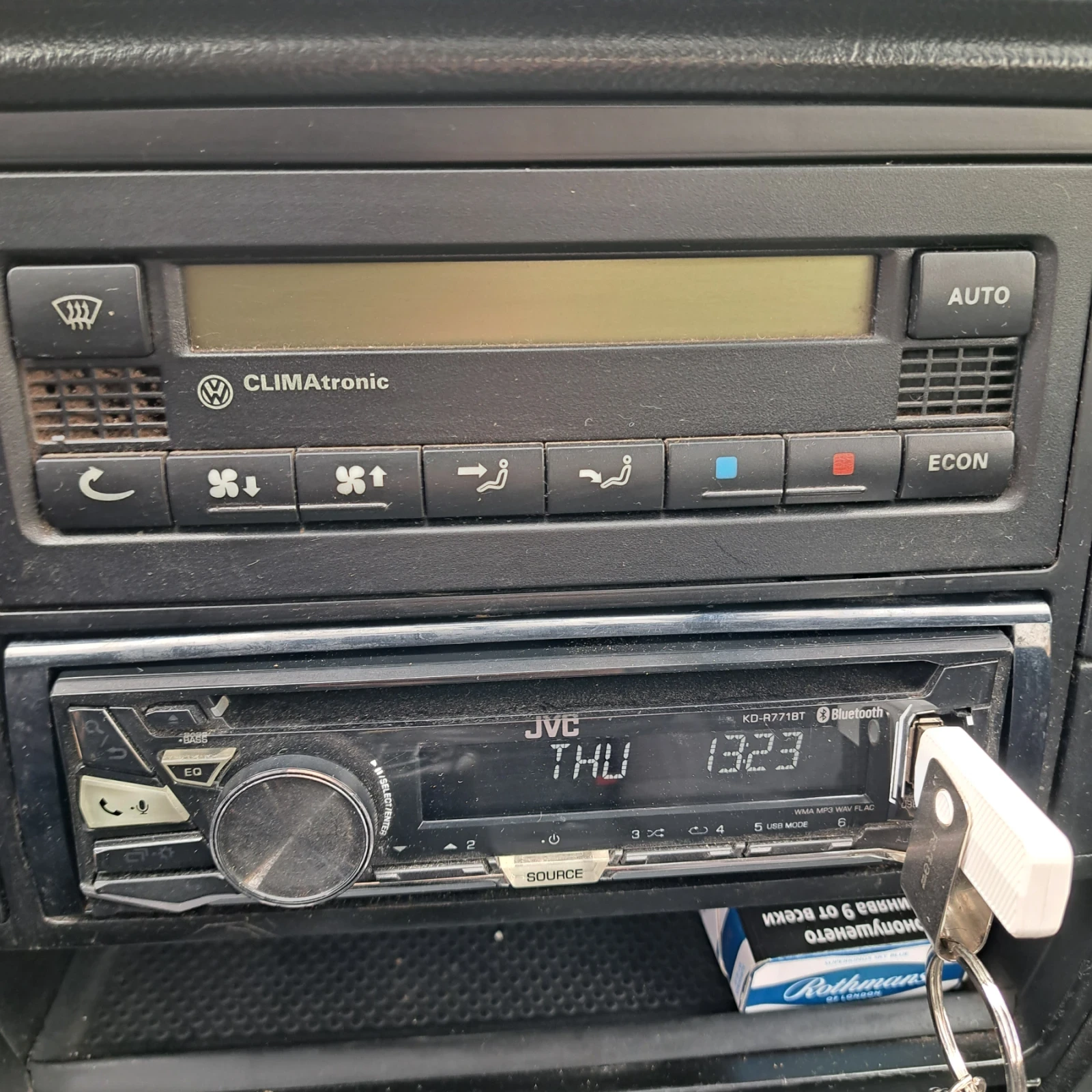 VW Passat 1.8 газ , снимка 13 - Автомобили и джипове - 54080109