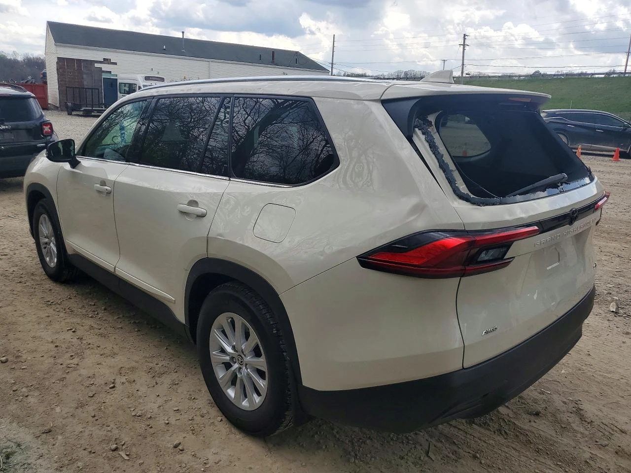 Toyota Grand Highlander 2.4l Xle, снимка 2 - Автомобили и джипове - 54416078