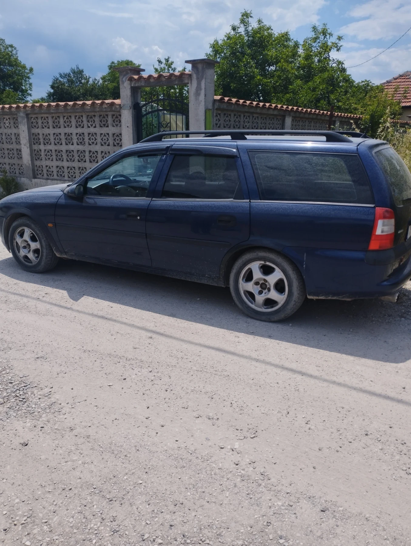 Opel Vectra 1.8i Газ, снимка 3 - Автомобили и джипове - 54986645