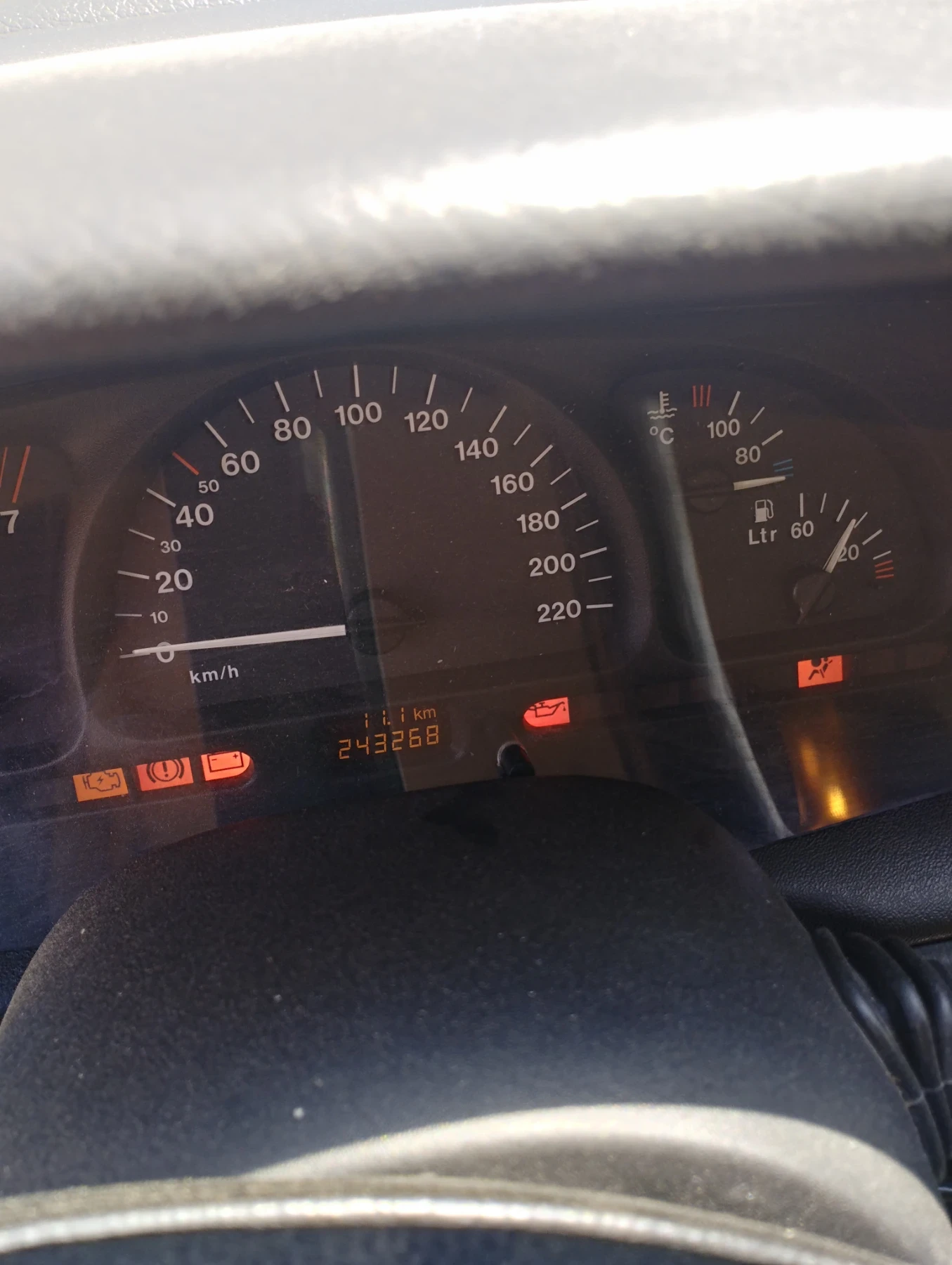 Opel Vectra 1.8i Газ, снимка 5 - Автомобили и джипове - 54986645
