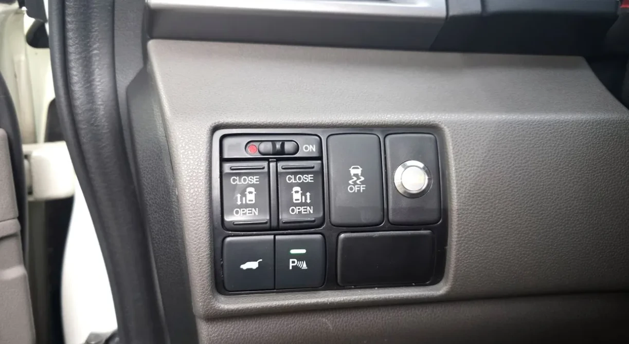 Honda Odyssey 3.5 Бензин, снимка 9 - Автомобили и джипове - 54999250