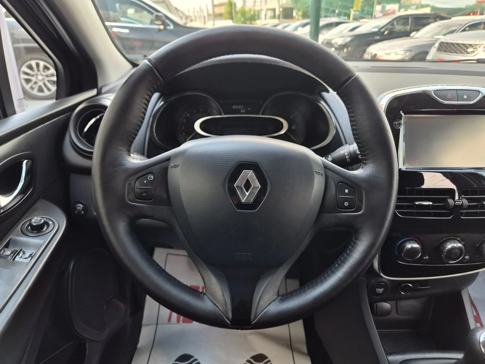 Renault Clio 1.2I-GPL-COSTUME NATIONAL-180.000км, снимка 9 - Автомобили и джипове - 55071737