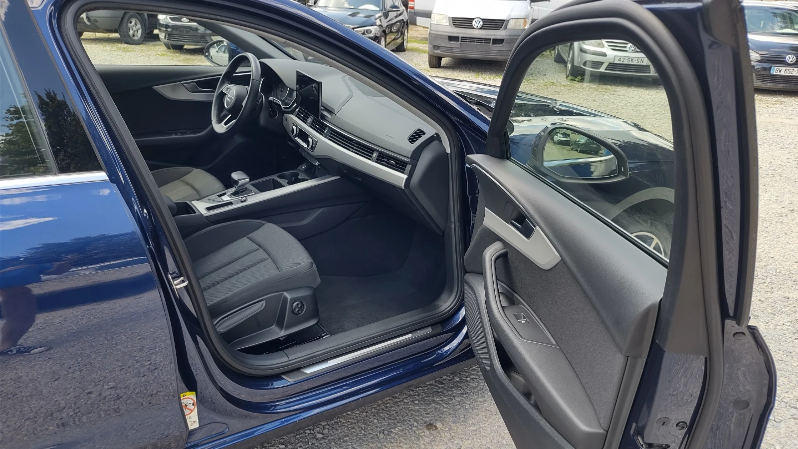 Audi A4 MILDHIBRID/DISTRONIK/MATRIX/360 camera, снимка 15 - Автомобили и джипове - 55875127