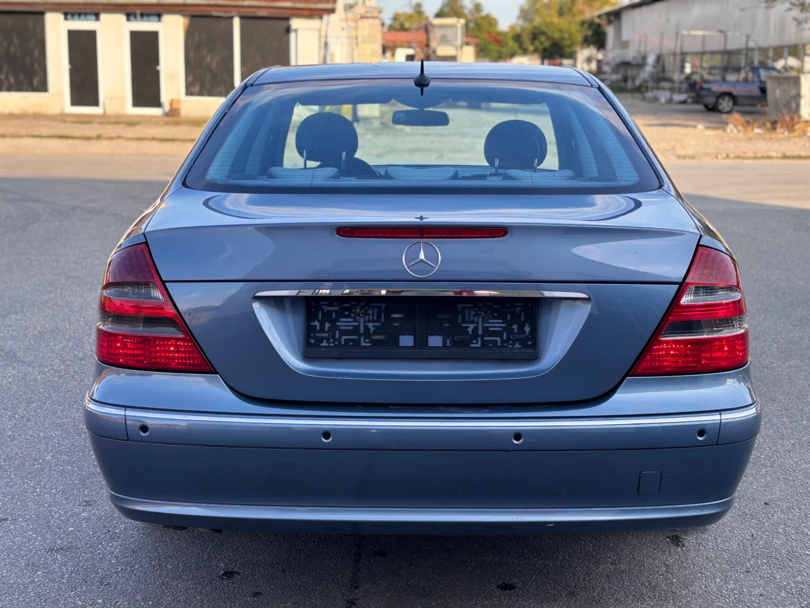 Mercedes-Benz E 220 2.2CDI Автоматик Avantgarde, снимка 4 - Автомобили и джипове - 56158282