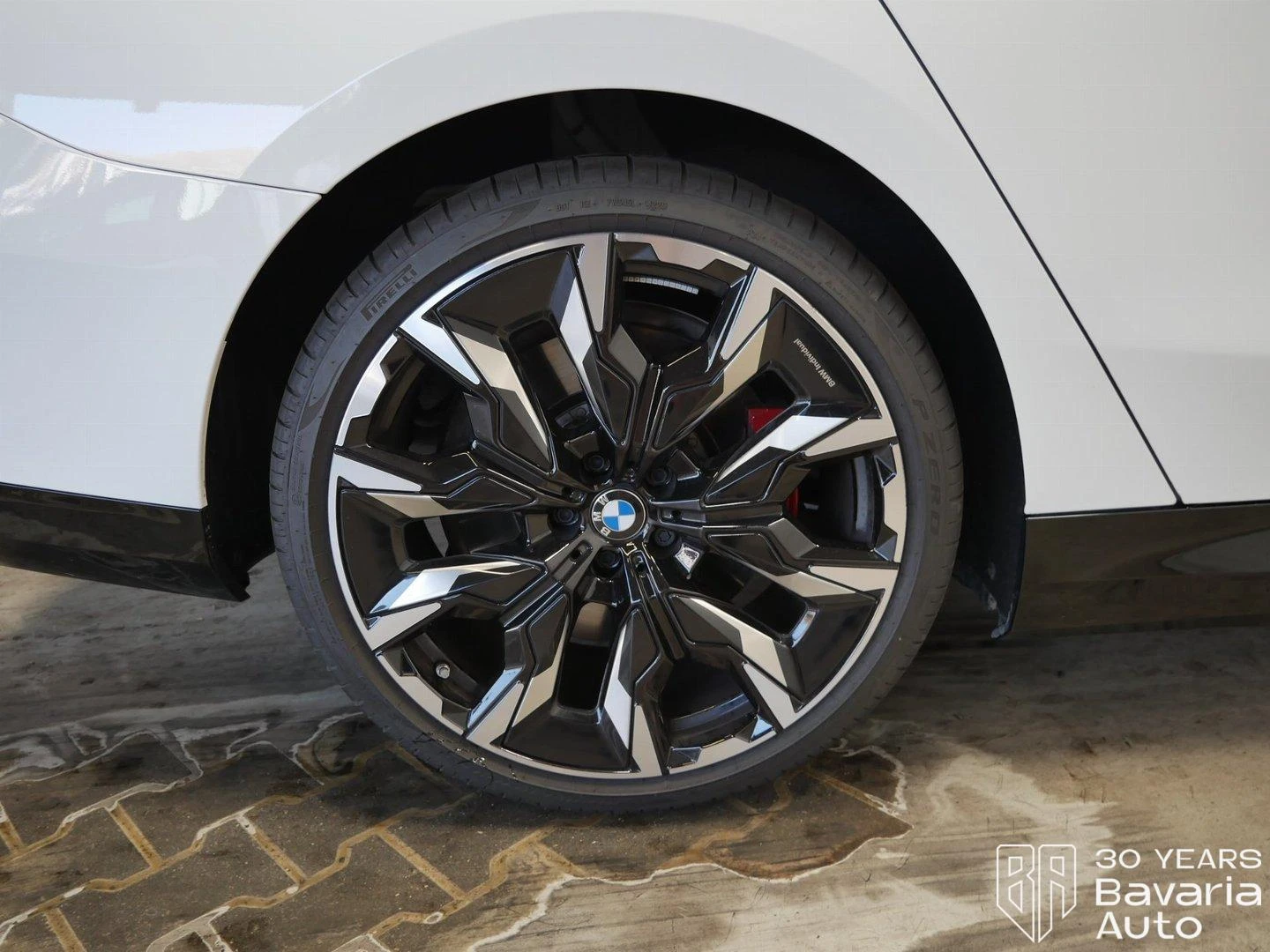 BMW 550 e xDrive Touring Steptronic, снимка 16 - Автомобили и джипове - 56506186