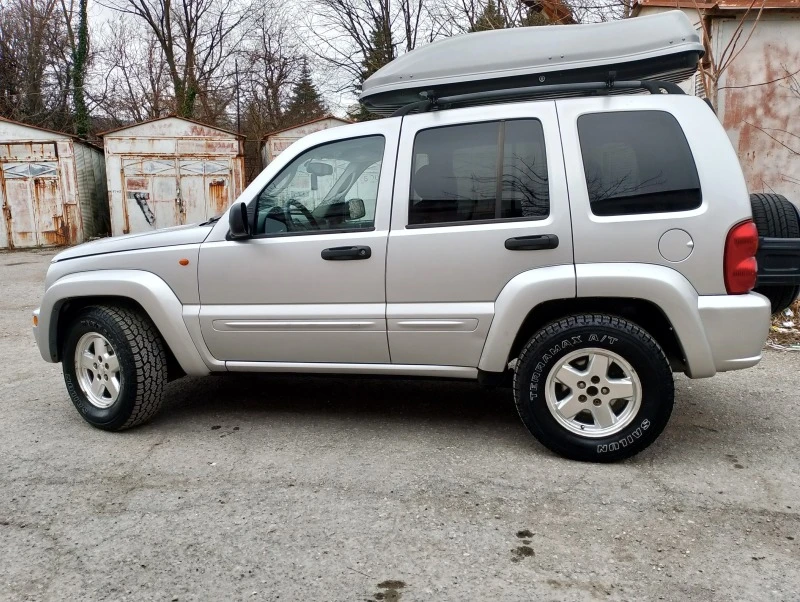 Jeep Cherokee Limited 2.8 150 Automat, снимка 3 - Автомобили и джипове - 44356191