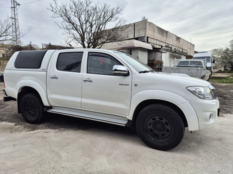 Toyota Hilux 3.0D4-D, снимка 9 - Автомобили и джипове - 49533748