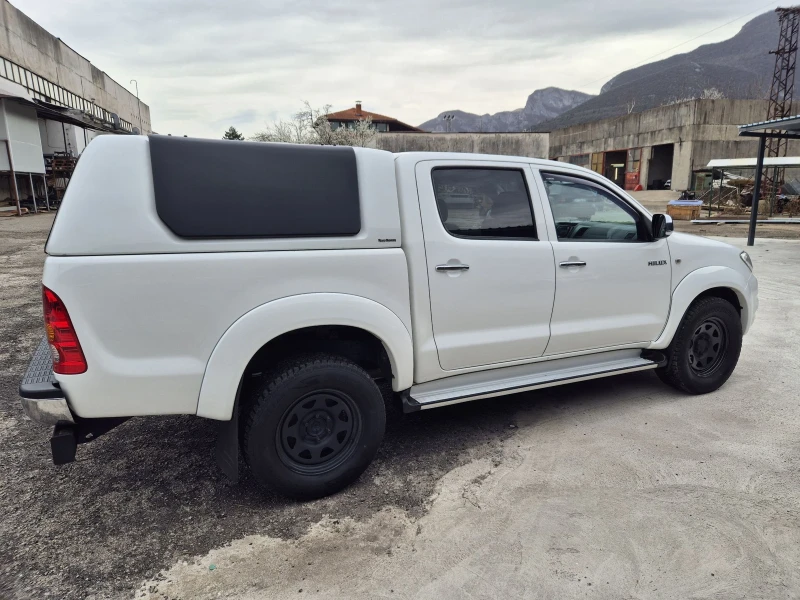 Toyota Hilux 3.0D4-D, снимка 7 - Автомобили и джипове - 49533748