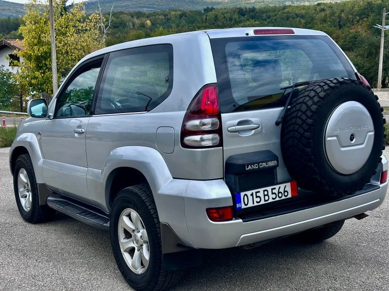 Toyota Land cruiser 3.0 D4D АВТОМАТ НАВИ ПОДГРЯВАНЕ ИТАЛИЯ!!!!, снимка 5 - Автомобили и джипове - 51847159