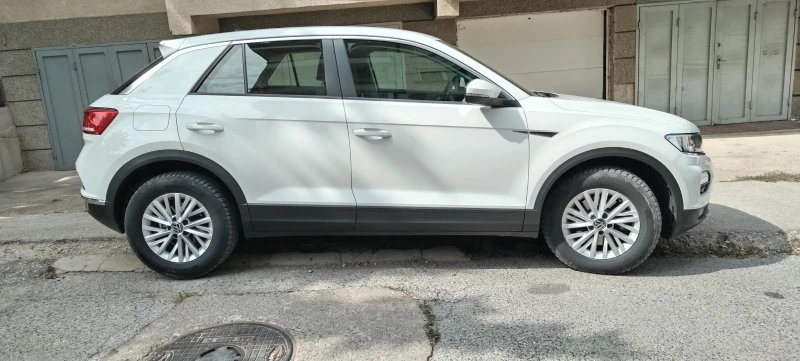 VW T-Roc 2.0 дизел, снимка 4 - Автомобили и джипове - 53303266