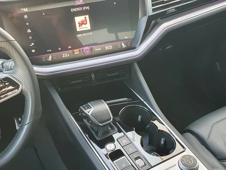 VW Touareg R Line, снимка 9 - Автомобили и джипове - 54899823