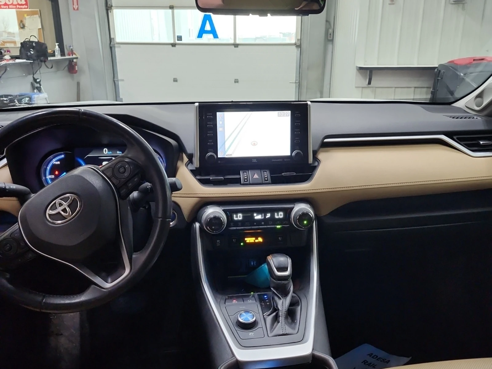 Toyota Rav4 HYBRID LIMITED * * CARFAX * * АВТО КРЕДИТ * * , снимка 7 - Автомобили и джипове - 54611391