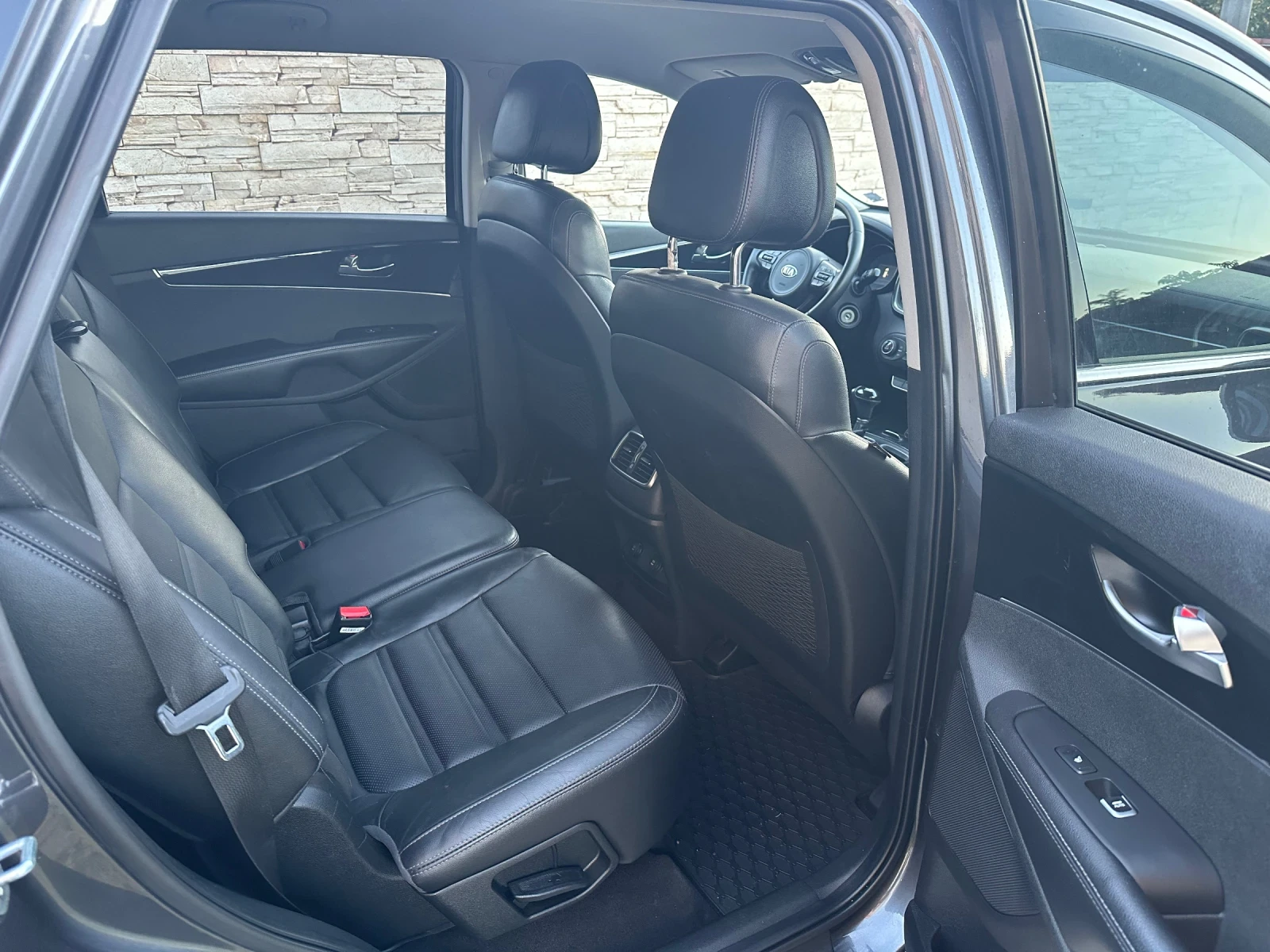 Kia Sorento 2.2 CRDI/4X4, снимка 9 - Автомобили и джипове - 56708667