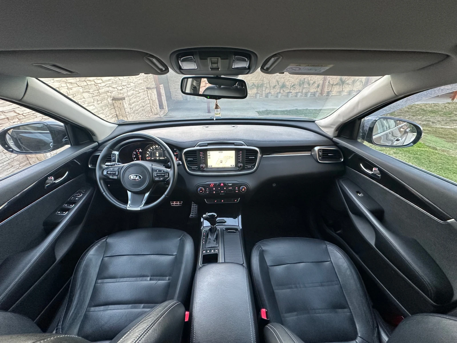 Kia Sorento 2.2 CRDI/4X4, снимка 8 - Автомобили и джипове - 56708667