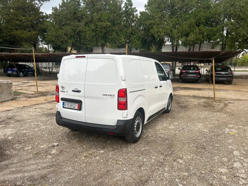 Toyota Proace ТОП СЪСТОЯНИЕ-КОЖА-КАМЕРА-ИТАЛИЯ!, снимка 14 - Бусове и автобуси - 51948484