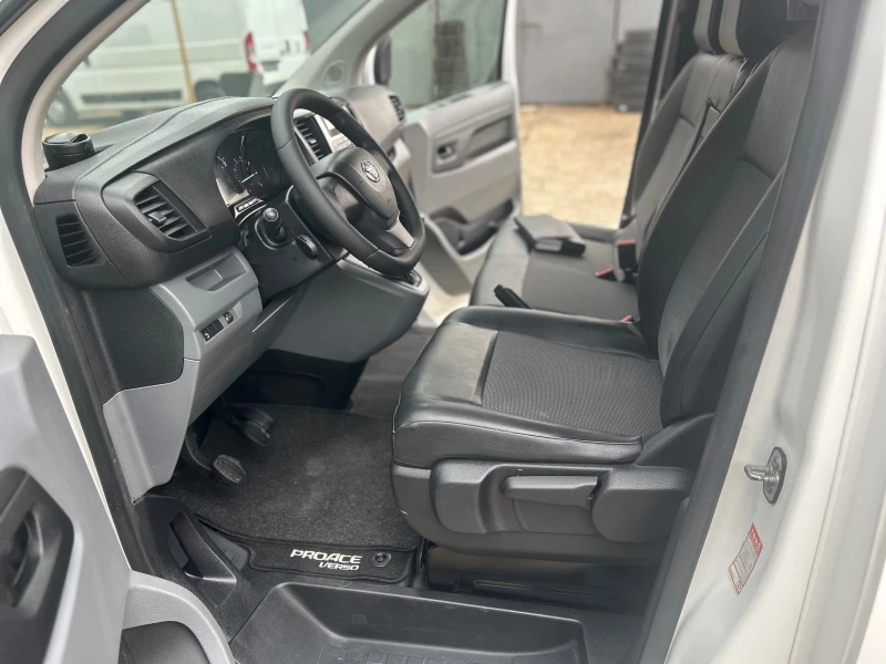 Toyota Proace ТОП СЪСТОЯНИЕ-КОЖА-КАМЕРА-ИТАЛИЯ!, снимка 6 - Бусове и автобуси - 51948484