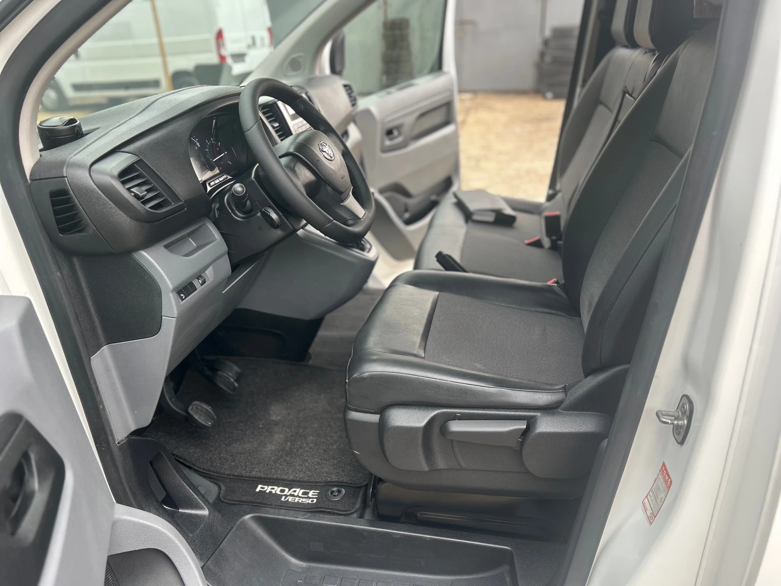 Toyota Proace ТОП СЪСТОЯНИЕ-КОЖА-КАМЕРА-ИТАЛИЯ! - изображение 6