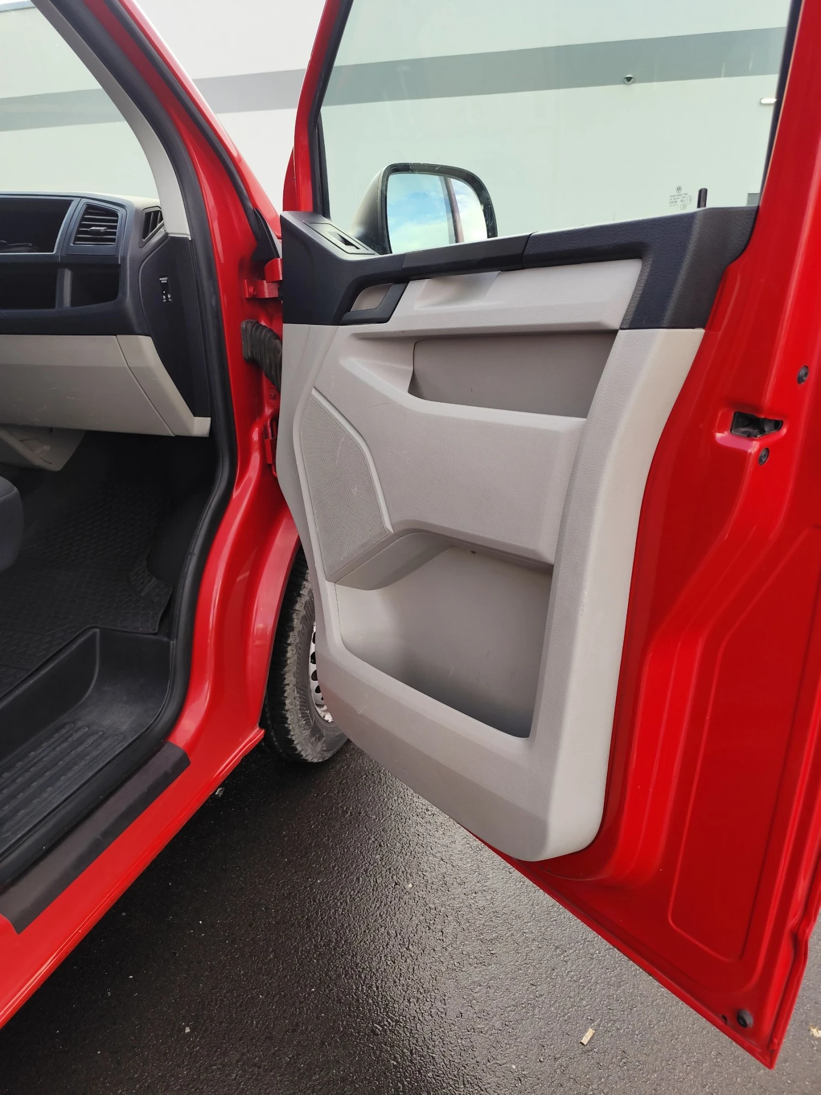 VW Transporter Т6 2.0 TDI - изображение 6