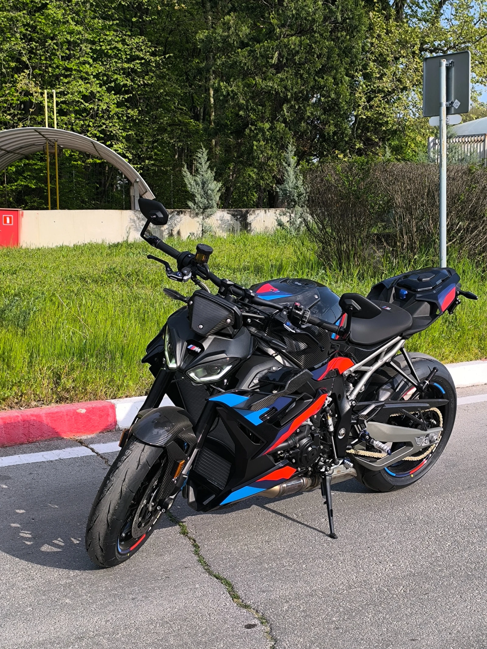 BMW M 1000R - изображение 5