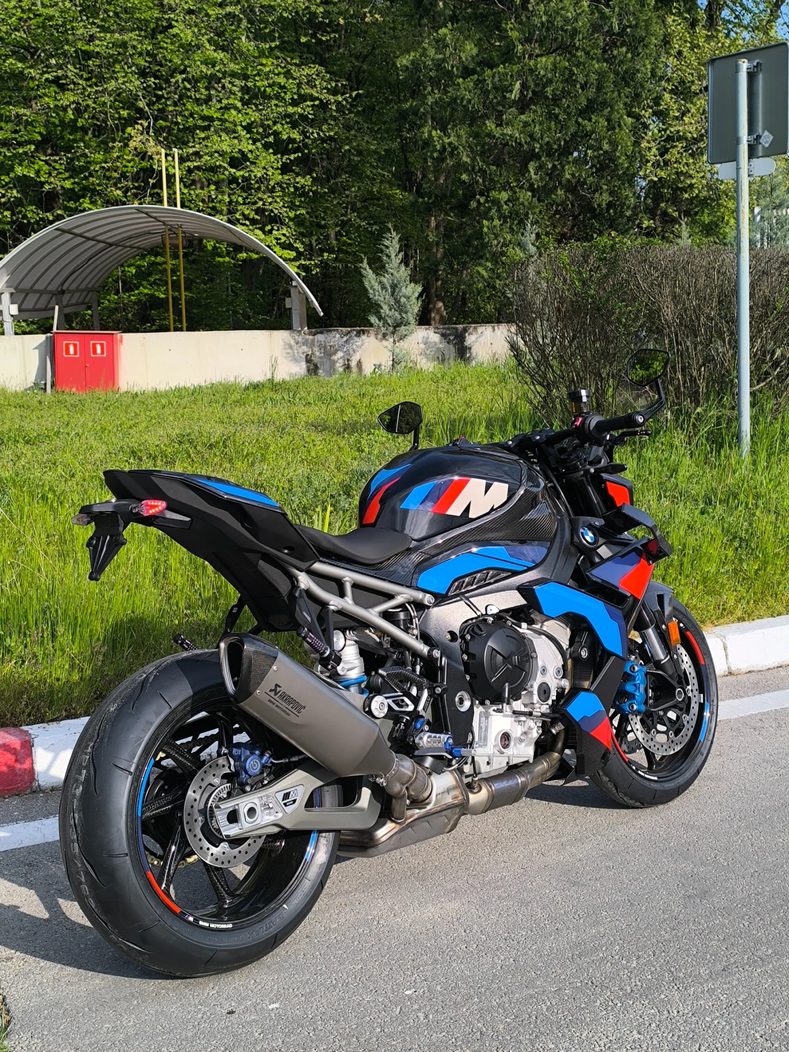BMW M 1000R - изображение 6