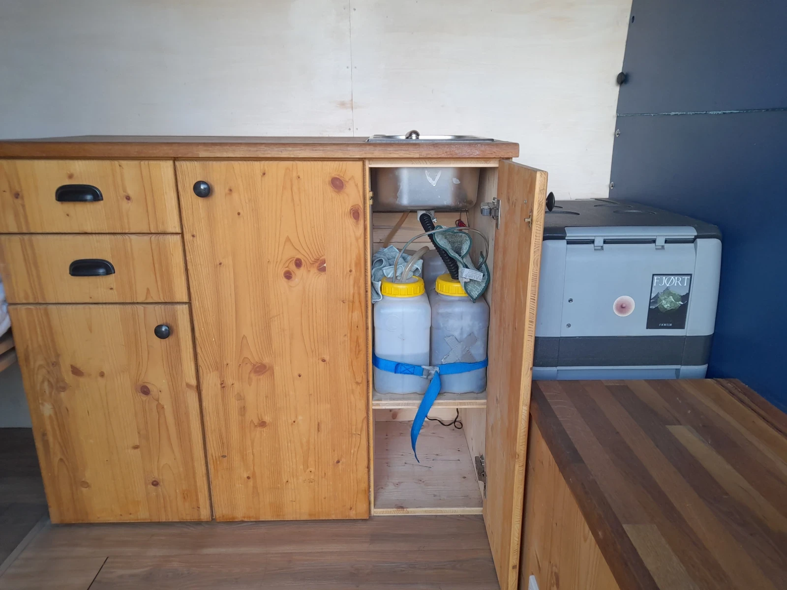 Кемпер Ford TRANSIT, снимка 10 - Каравани и кемпери - 53803388