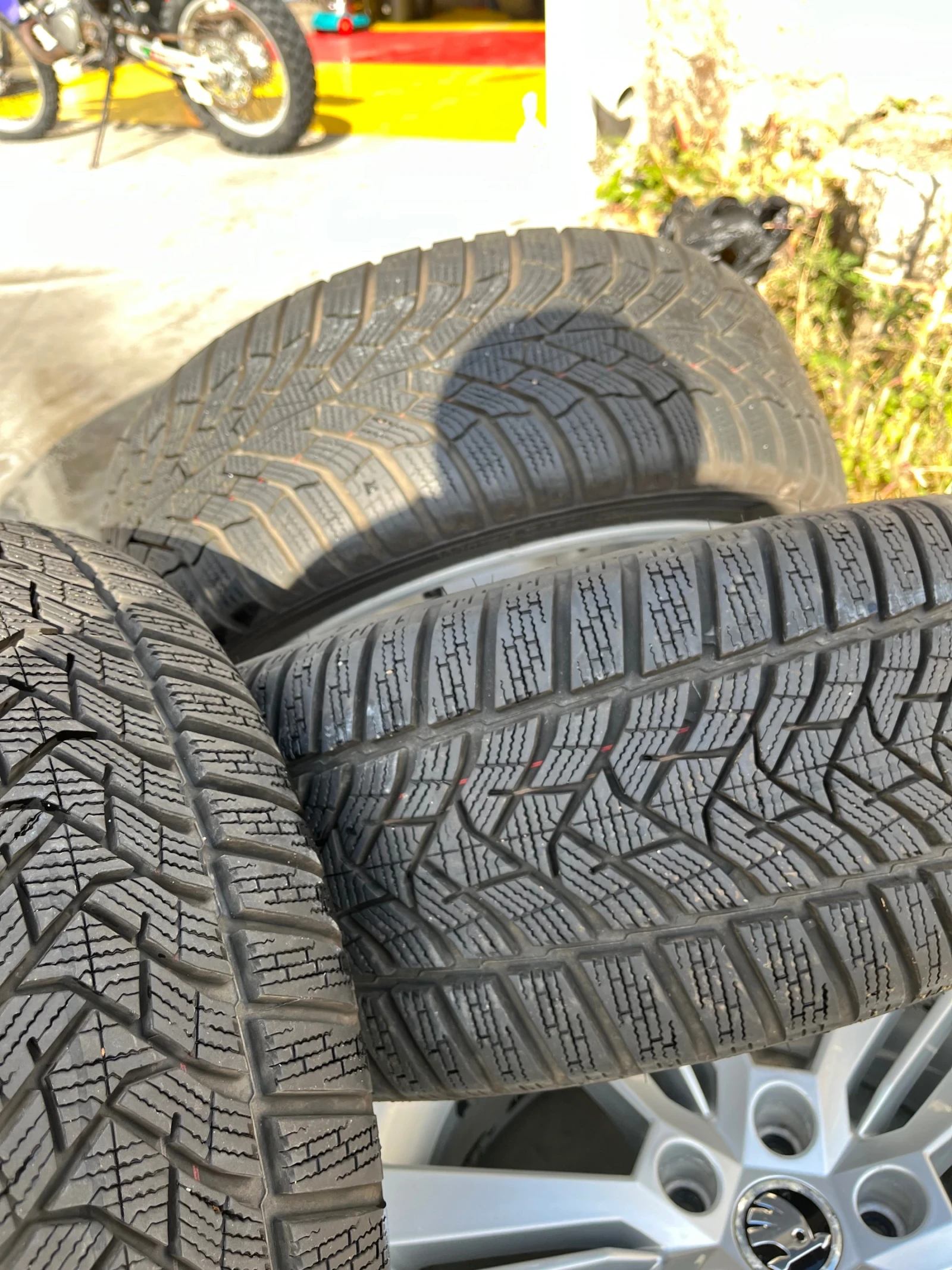   225/40R18 | Mobile.bg   13