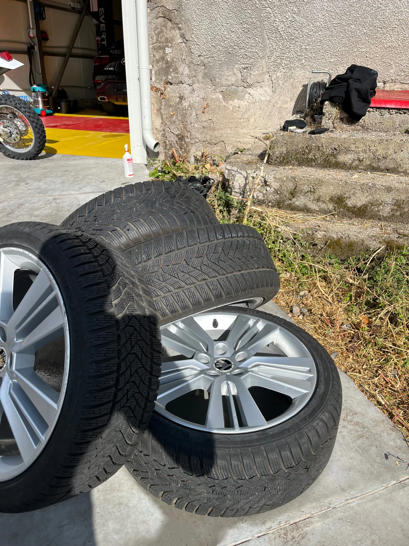    225/40R18 | Mobile.bg   11