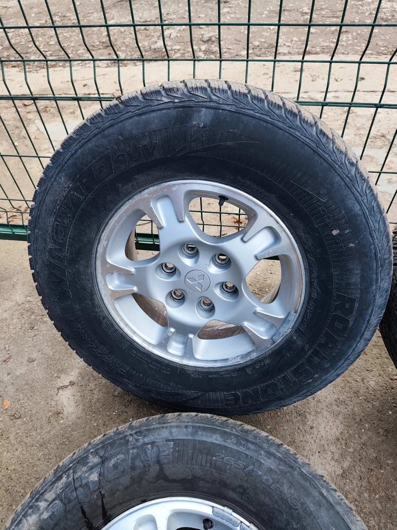    265/70R16  Mitsubishi Pajero | Mobile.bg   4