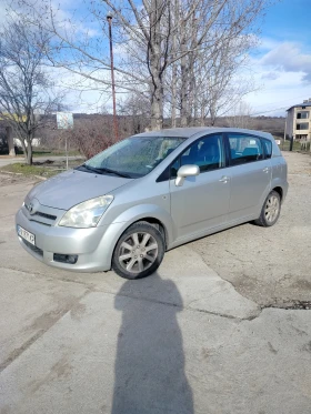 Toyota Corolla verso  - изображение 1