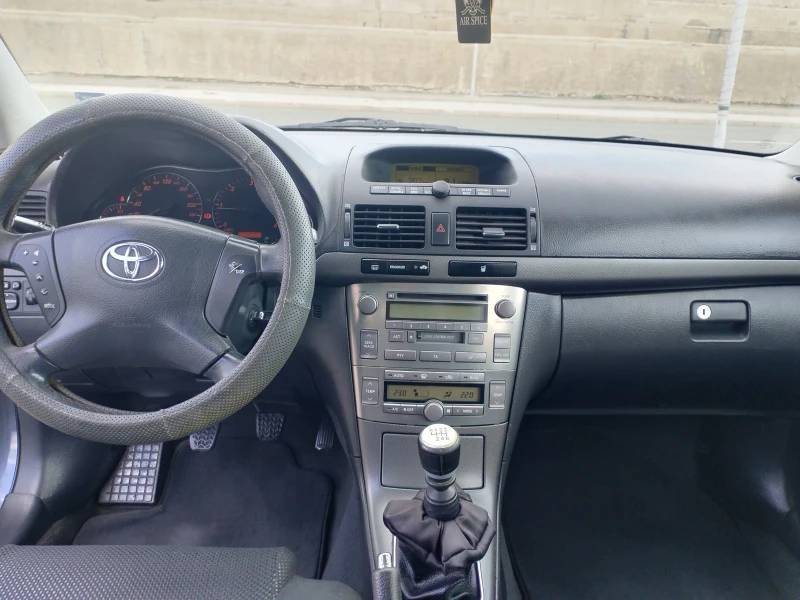 Toyota Avensis, снимка 15 - Автомобили и джипове - 47321324