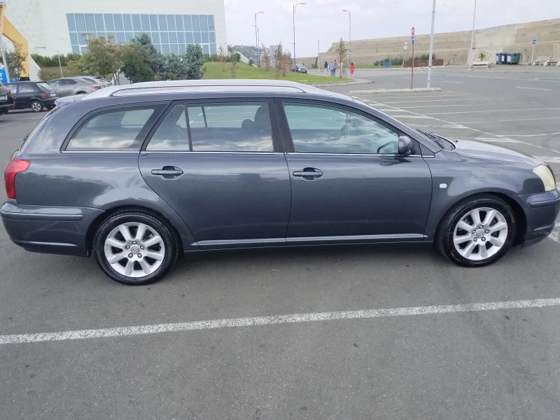 Toyota Avensis, снимка 8 - Автомобили и джипове - 47321324