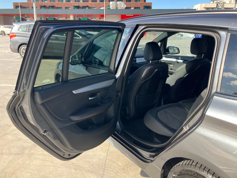 BMW 218 GRAN TOURER, снимка 10 - Автомобили и джипове - 52302091