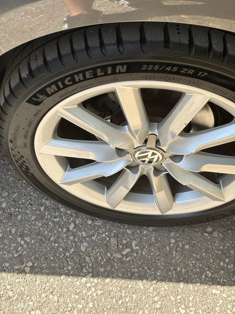 VW Golf 1.6TDI, снимка 16 - Автомобили и джипове - 52140919