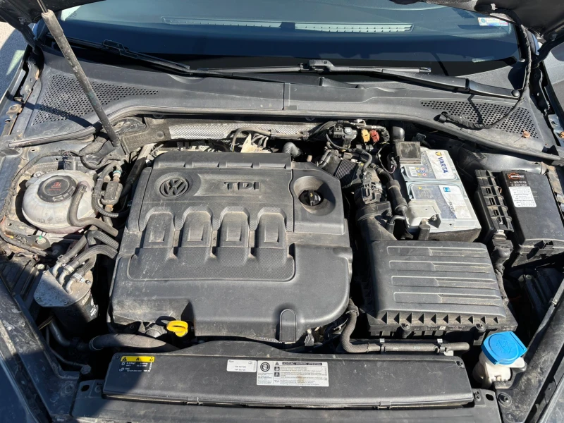 VW Golf 1.6TDI, снимка 15 - Автомобили и джипове - 52140919