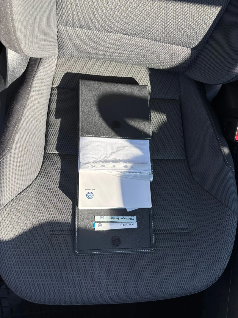 VW Golf 1.6TDI, снимка 12 - Автомобили и джипове - 52140919