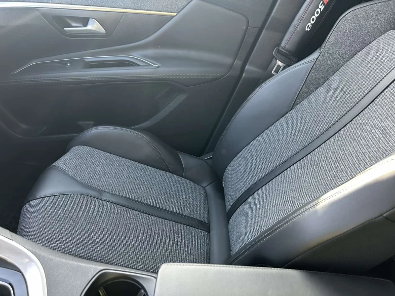 Peugeot 3008 1.5BlueHdi EAT8, снимка 11 - Автомобили и джипове - 52495846