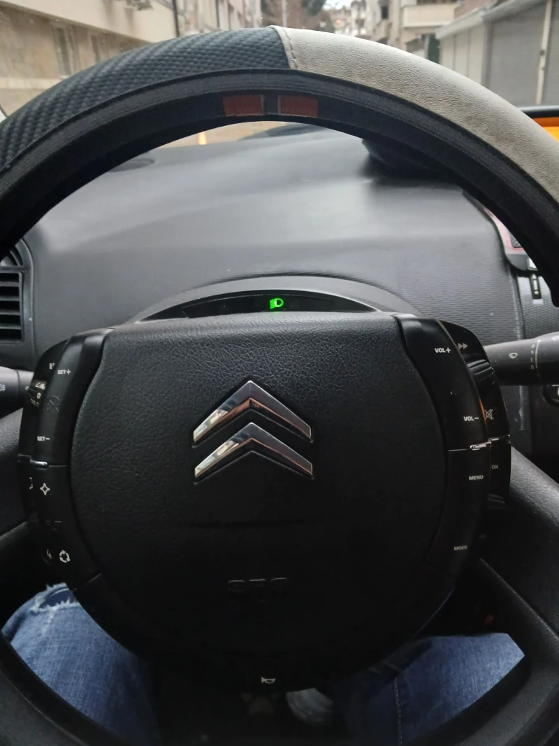 Citroen C4 1.6 HDI, снимка 8 - Автомобили и джипове - 52590576