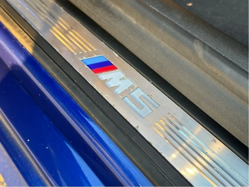 BMW M5 * 5 Series * CARFAX * БЕЗ ПЪРВОНАЧАЛНА ВНОСКА, снимка 17 - Автомобили и джипове - 52830601